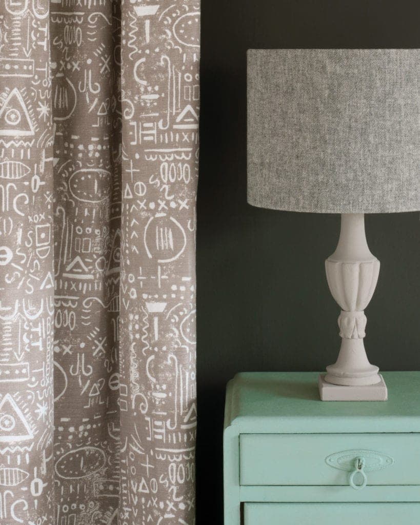 Annie Sloan Duck Egg Blue – Πράσινο-Γαλάζιο Έπιπλο σε Εσωτερικό Χώρο Έπιπλο βαμμένο με Annie Sloan Duck Egg Blue σε εσωτερικό χώρο