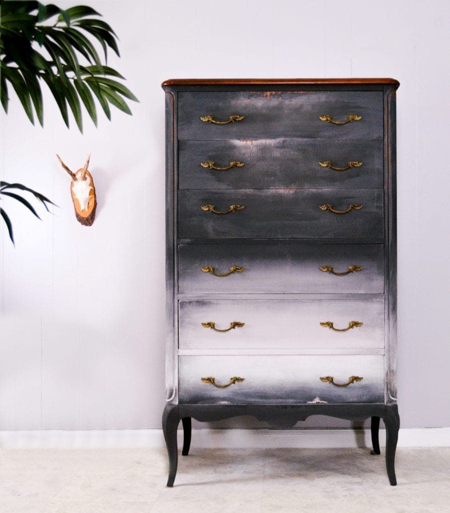 Συρταριέρα ombré βαμμένη με Annie Sloan Graphite Chalk Paint