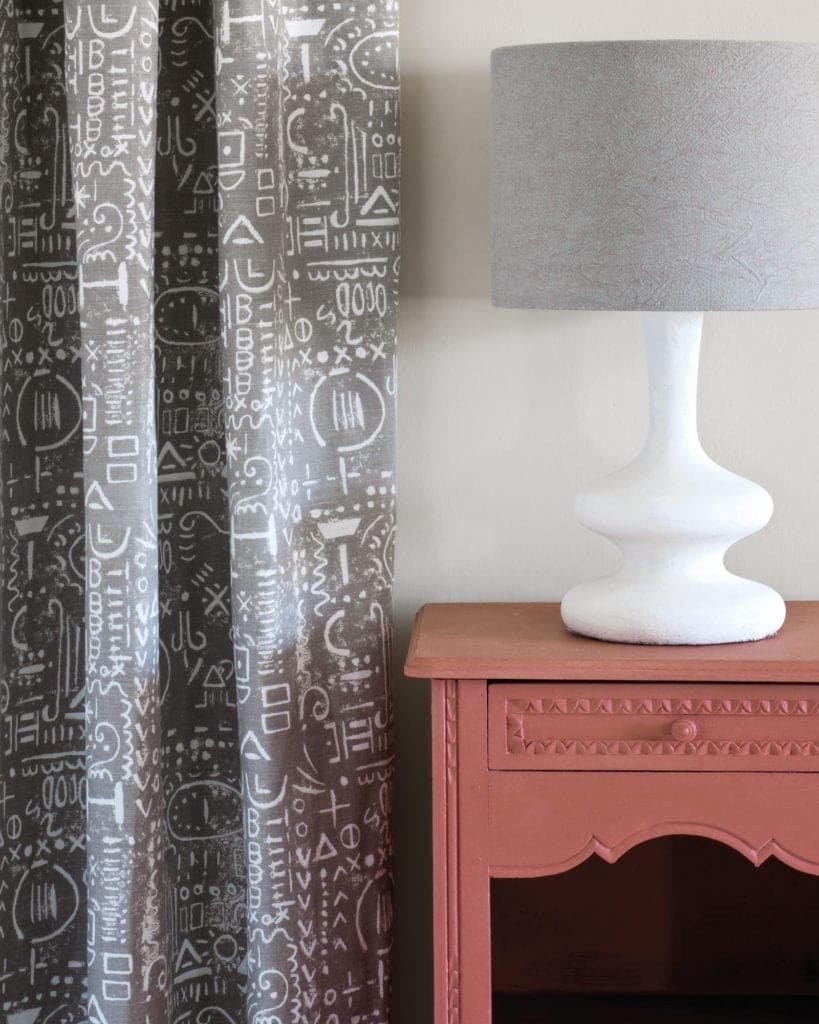 Annie Sloan Scandinavian Pink – Βοηθητικό τραπεζάκι με French Linen Βοηθητικό τραπεζάκι βαμμένο με Annie Sloan Scandinavian Pink